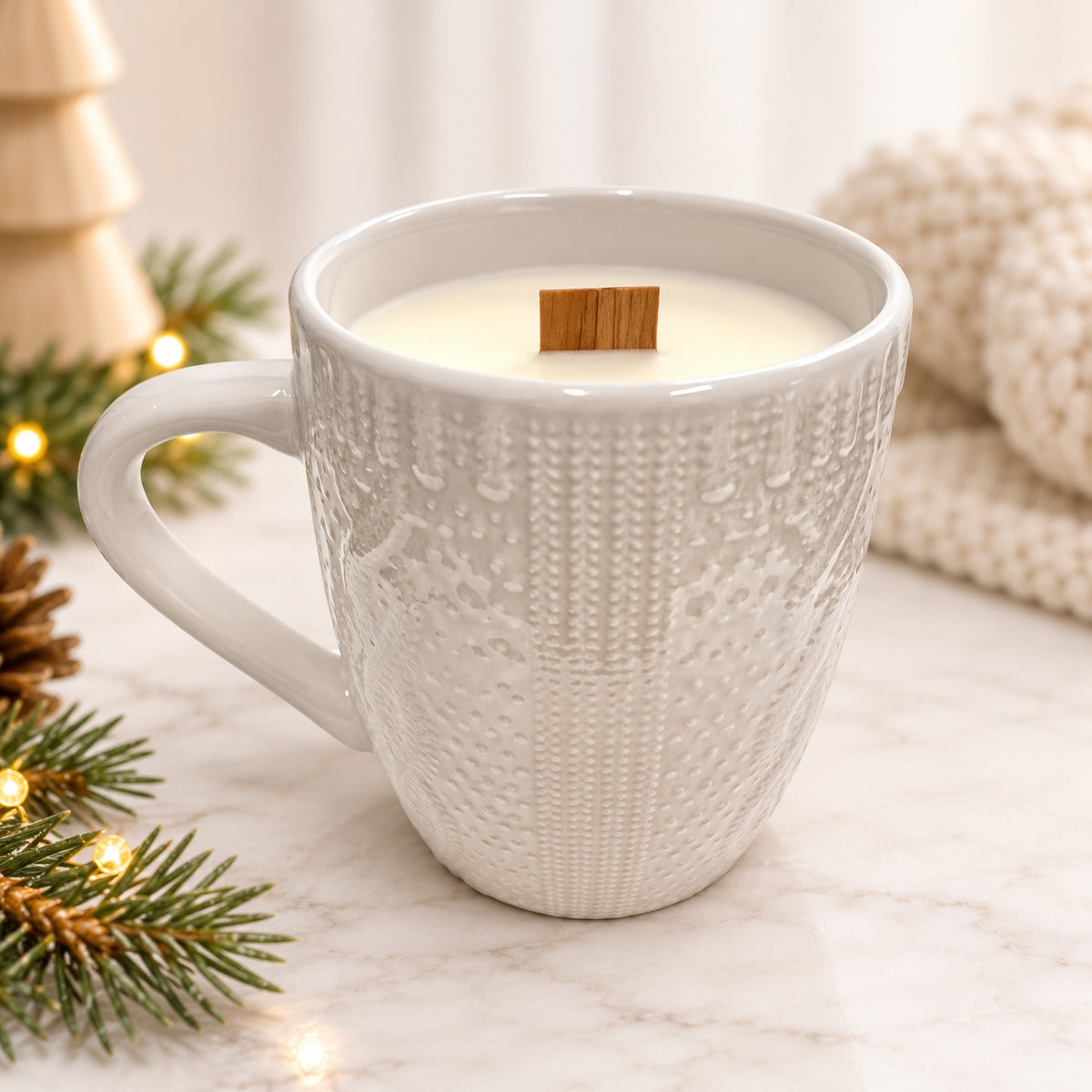 WHITE CABLE KNIT MUG CANDLE